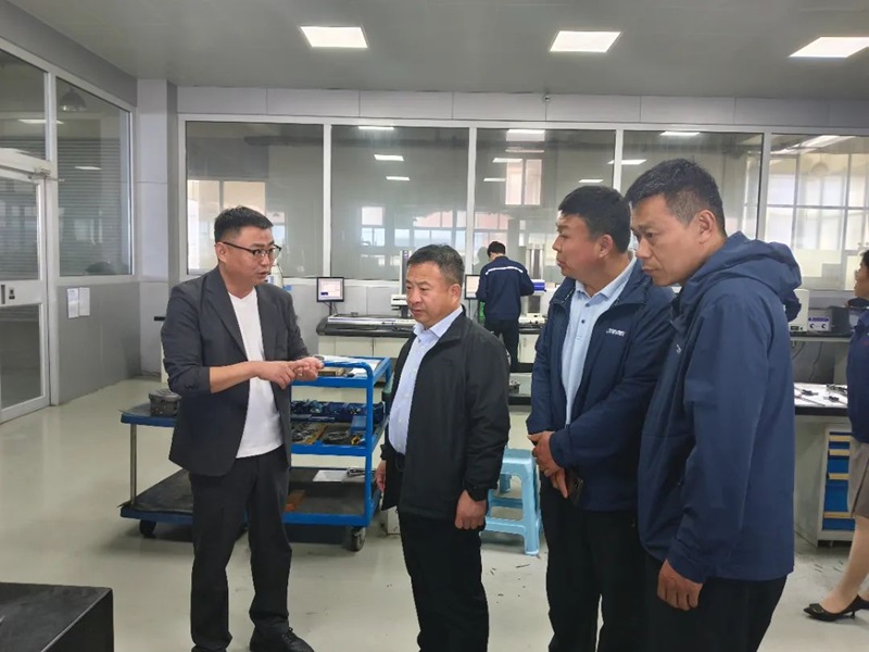 禹城領(lǐng)導蒞臨青島力克川參觀指導2.jpg 禹城領(lǐng)導蒞臨青島力克川參觀指導2.jpg